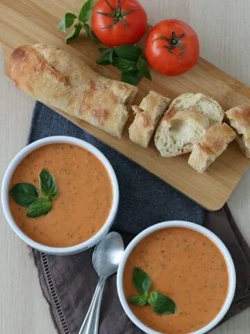 Oven-Roasted Creamy Tomato Soup