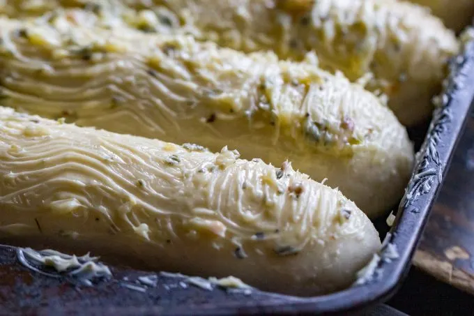 Breadsticks with Garlic Bread Spread