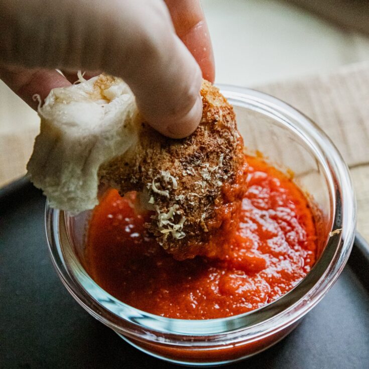 Easy Biscuit Pizza Poppers