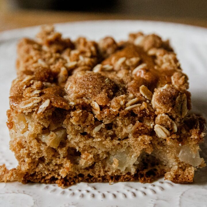 Apple Cinnamon Streusel Coffee Cake