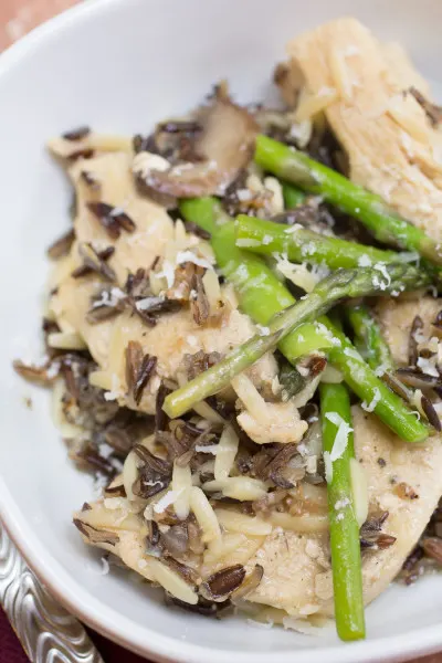 Chicken Wild Rice Orzo I www.orwhateveryoudo.com I #recipe #dinner #skillet