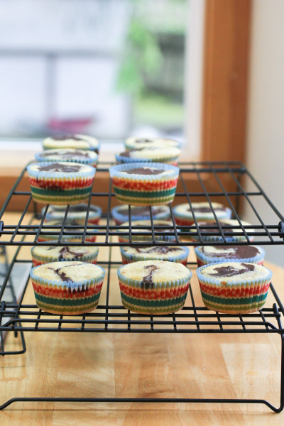 Marble Cupcakes I www.orwhateveryoudo.com I #recipe #cupcake #marble #chcoclate #swiss #meringue