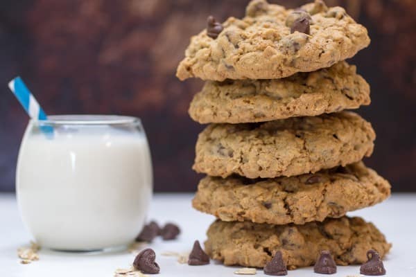 Chewy Oatmeal Chocolate Chip Cookies