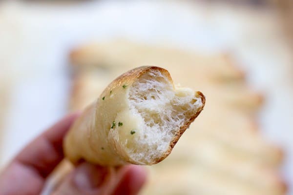 Roasted Garlic Parmesan Twisty Bread