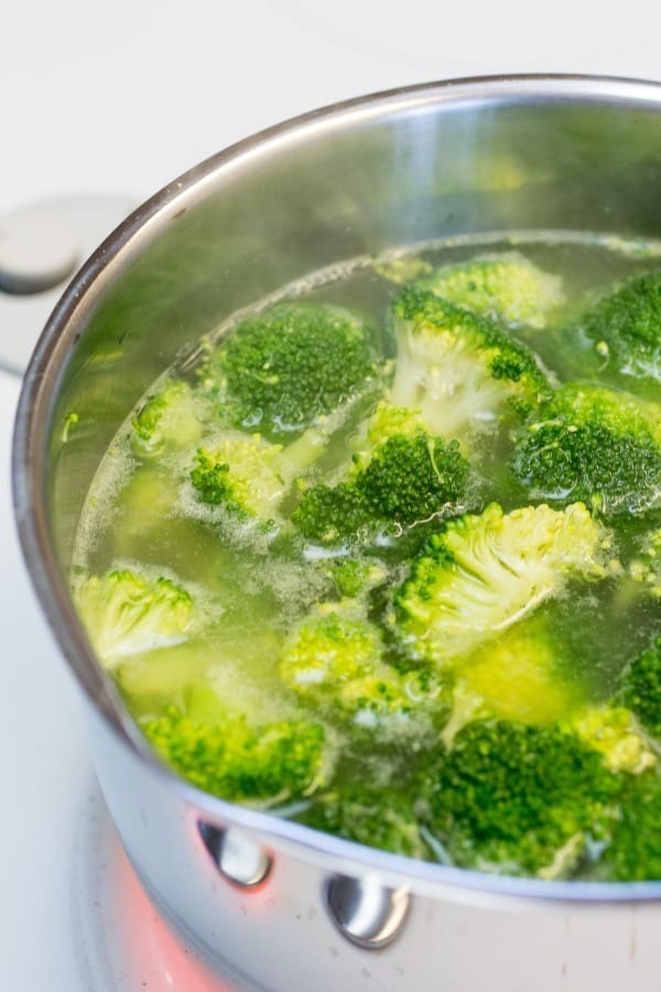 cheesy broccoli noodles recipe