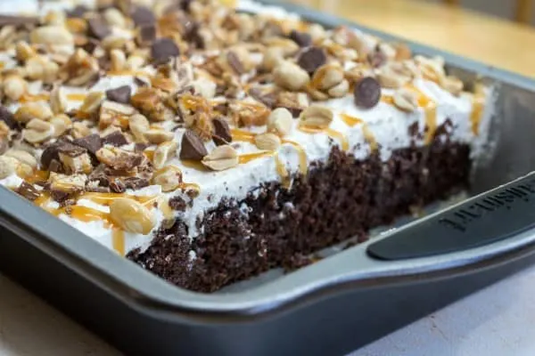 Snickers Cake