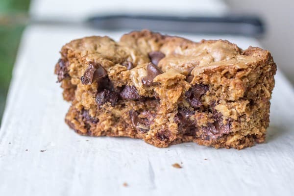 Browned Butter Oatmeal Chocolate Chip Cookie Bars