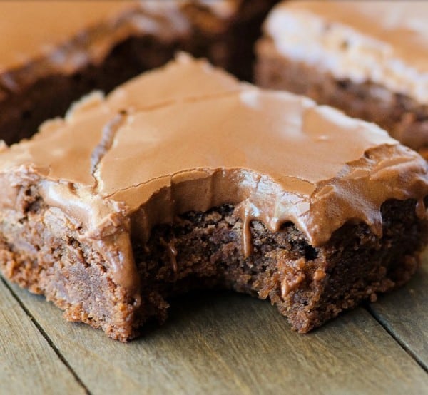 LUNCH LADY BROWNIES