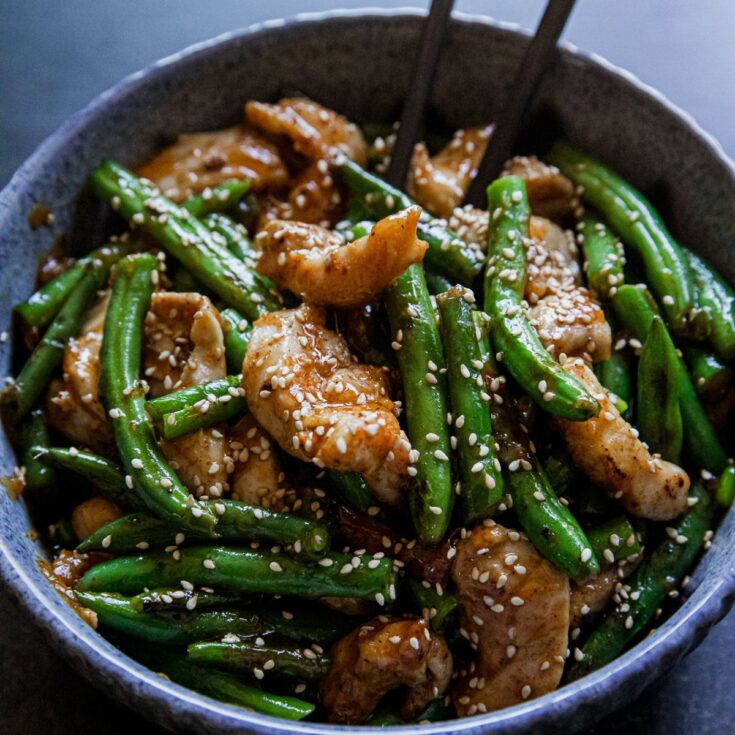 Spicy Garlic Chicken and Green Beans