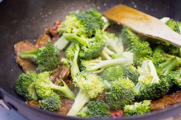 Easy Garlic Beef and Broccoli