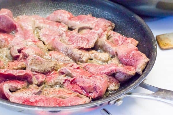 skillet garlic beef stroganoff