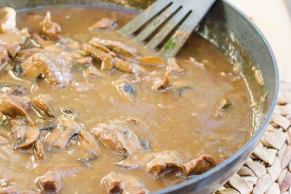 skillet garlic beef stroganoff