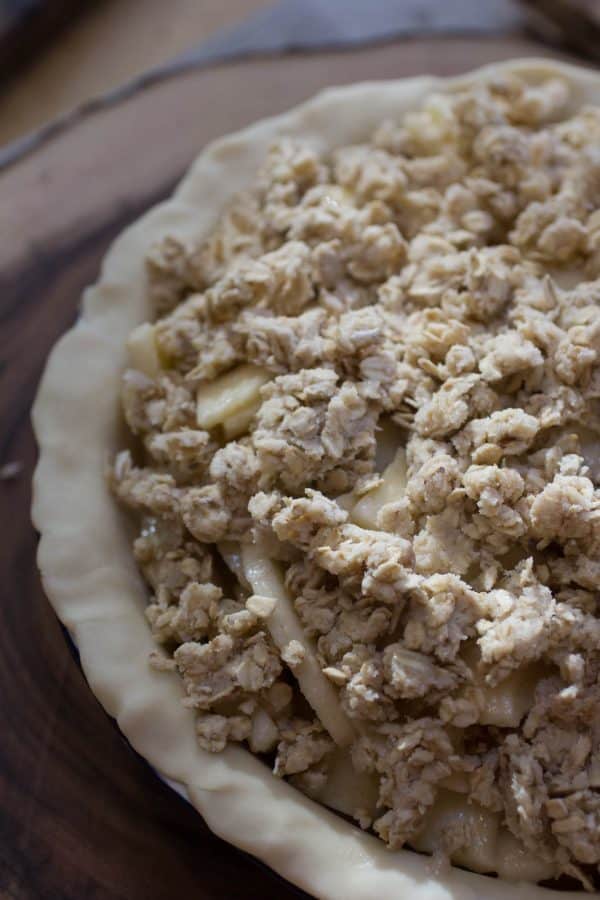 caramel apple crumble pie