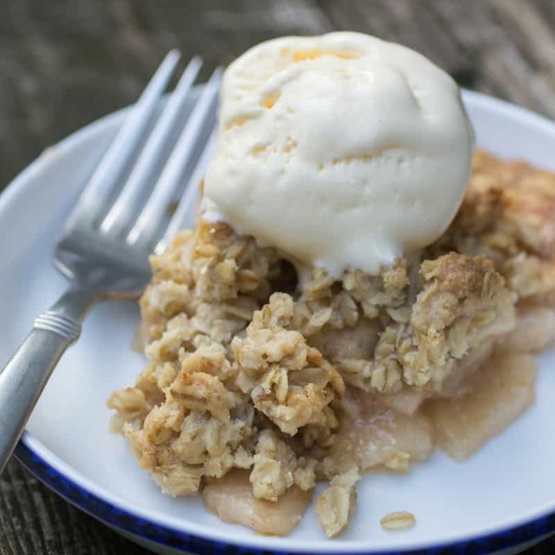 caramel apple crumble pie