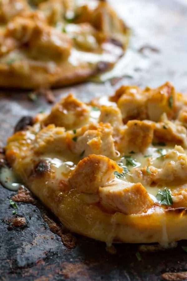 Traeger Buffalo Chicken Flatbread Pizza Easy woodpellet grilling recipe