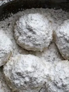 Snowball Cookies with Pecans