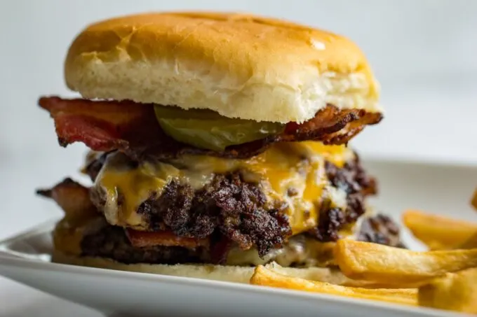 https://www.orwhateveryoudo.com/wp-content/uploads/2019/11/Blackstone-Griddle-Smash-Burgers-18-680x453.jpg.webp