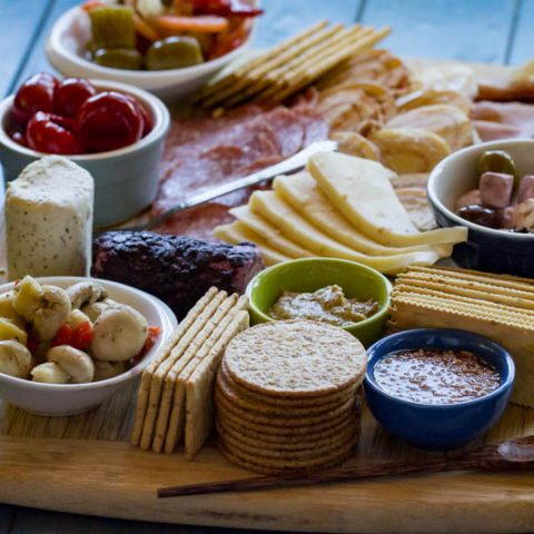 How to Prepare a Charcuterie Board