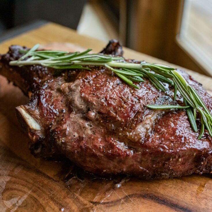 Perfect Grilled Tomahawk Steak