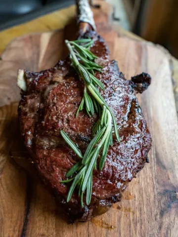 Perfect Grilled Tomahawk Steak