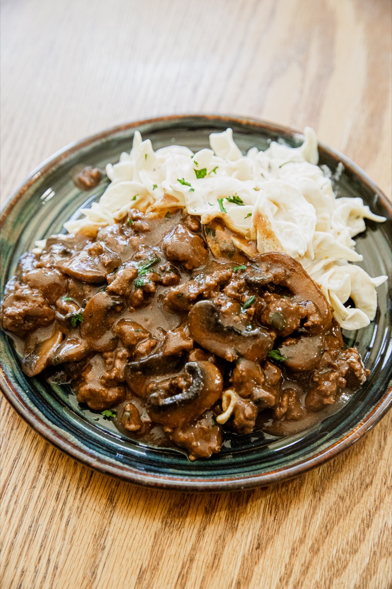 Hamburger Gravy with Garlic Chive Noodles