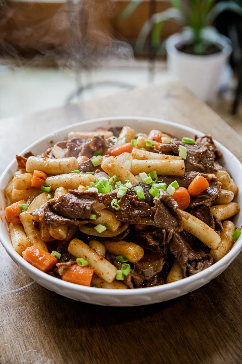 Spicy Beef and Rice Cakes