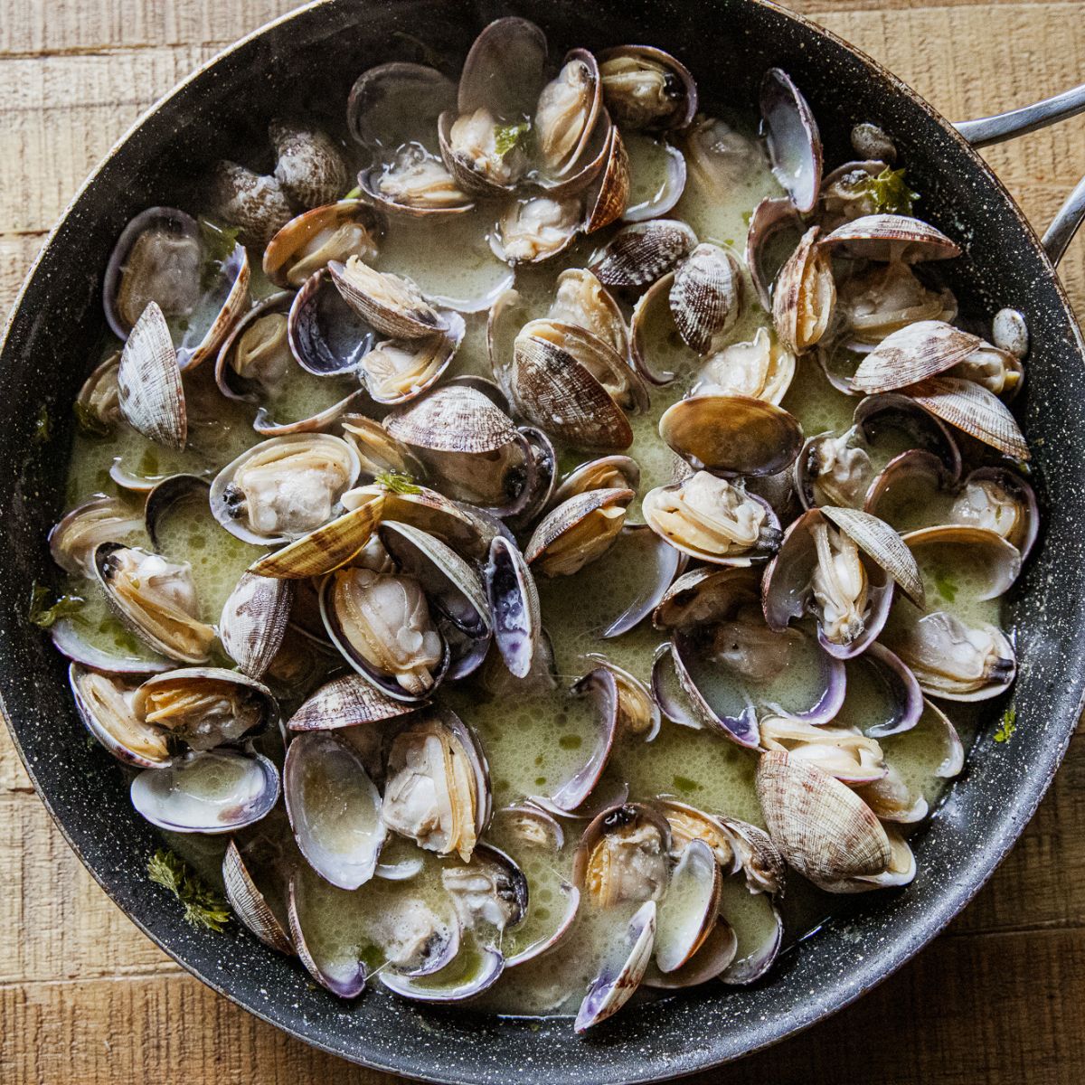 Garlic Steamed Clams