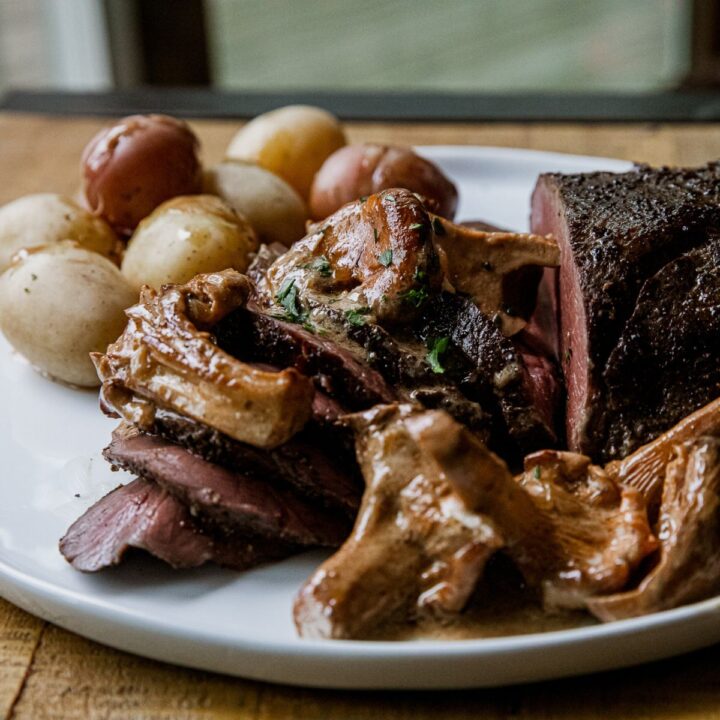 Chanterelles in Garlic Cream Sauce