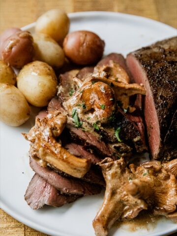 Chanterelles with Garlic Cream Sauce